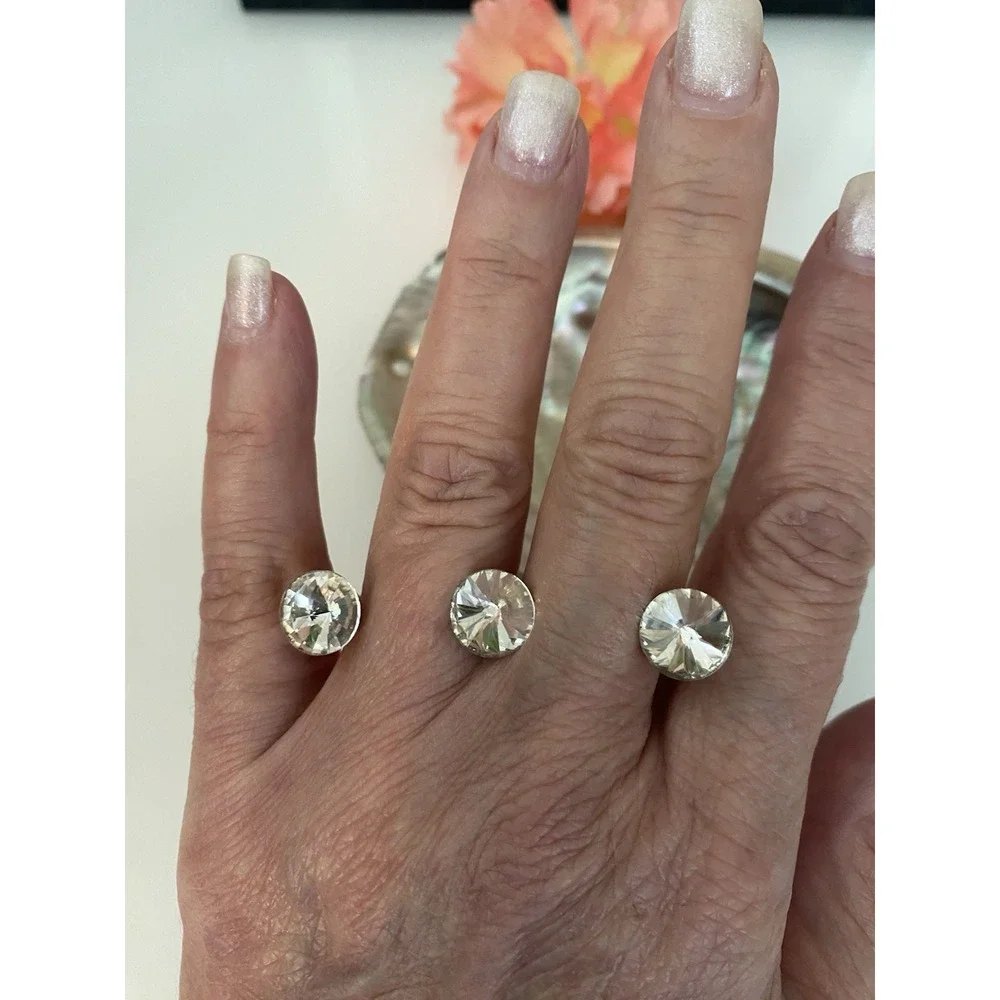 Silver Tone Authentic Design Double Finger Ring With Clear Large Rhinestones EUC
